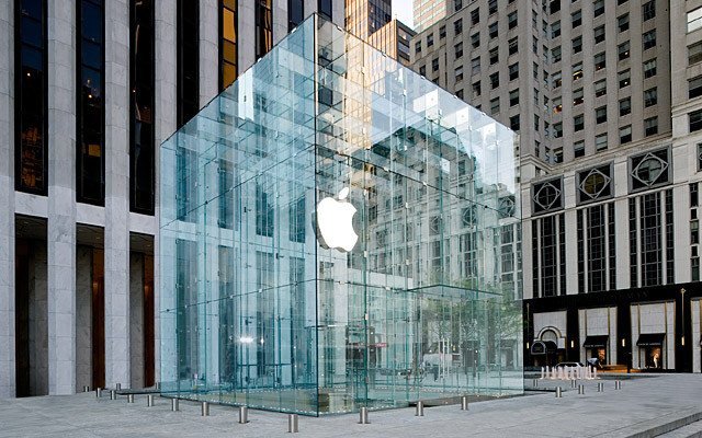 Marketing Mix 4P, Apple Store in New York